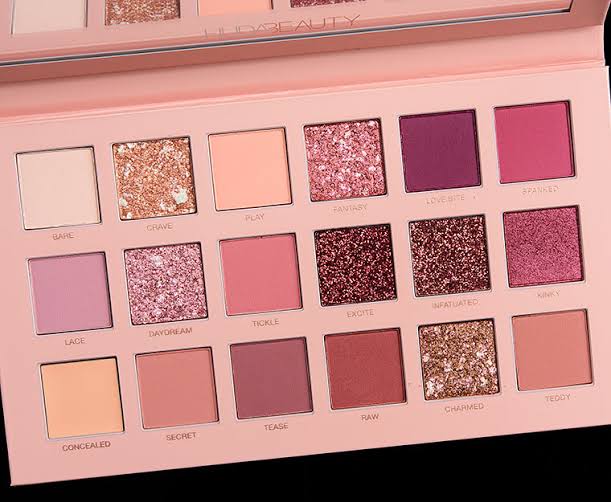 Viral 18-Shade Nude Palette (Buy 1 Get 1 FREE) + Free Gift 🎁 - Makeup Basket